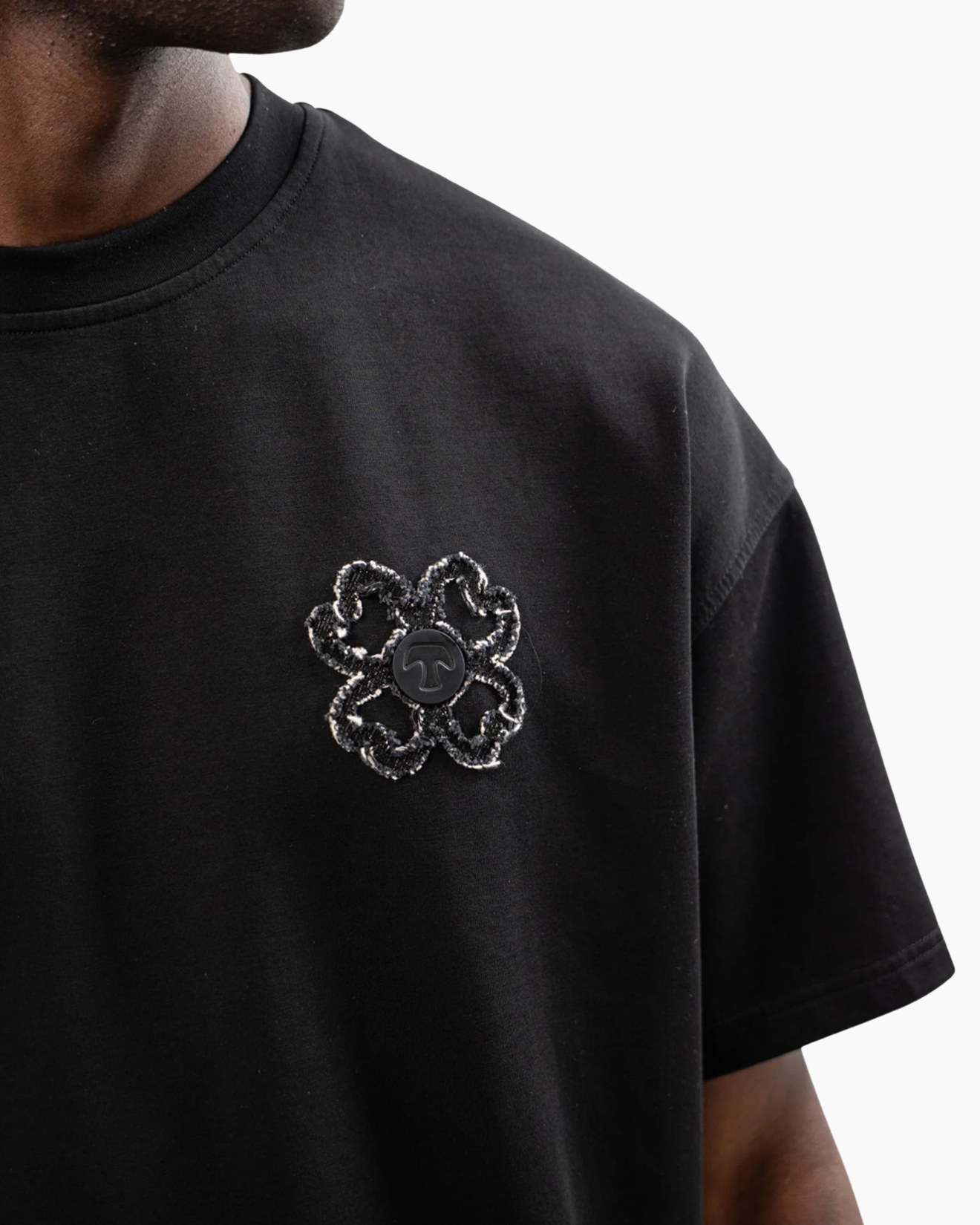 T-SHIRT DEEP BLACK